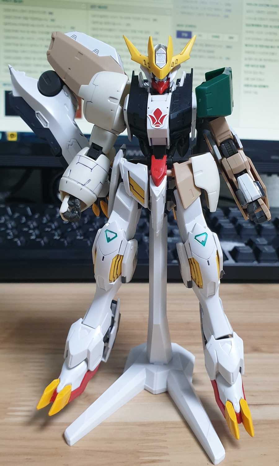 건담 바르바토스 세이드 (GUNDAM BARBATOS SHADE) 2 (3).jpg