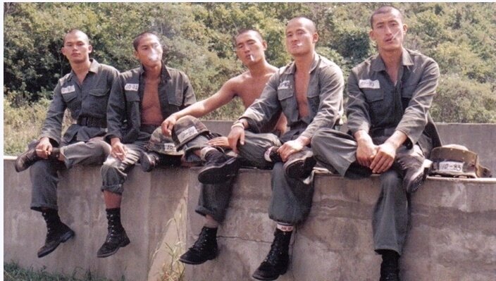 옛날군인 vs 요즘군인.jpg_3.jpg