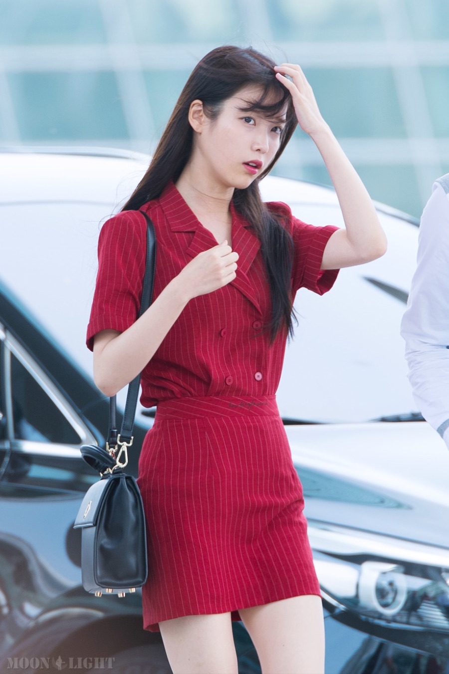 iu 사진 보고가라_6.jpeg