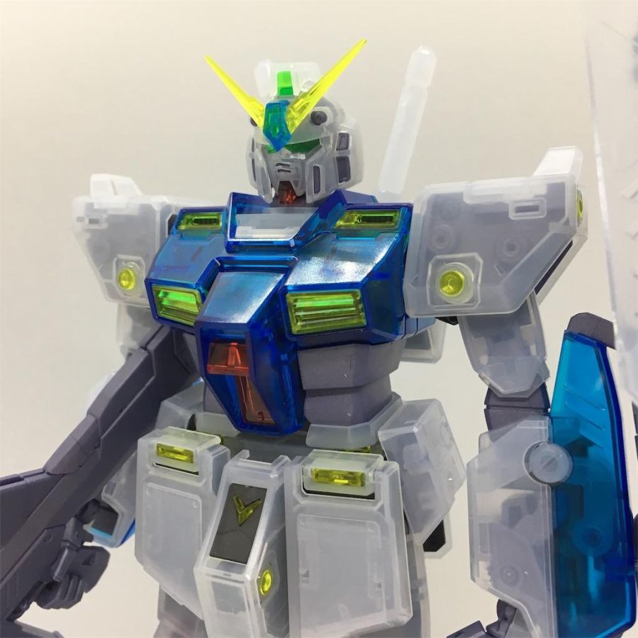 MG NT-1 2.0 클리어 가조립 4.jpg