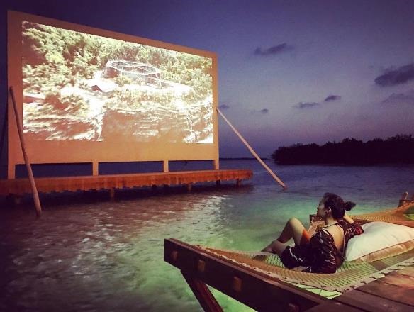 Soneva-Jani-lagoon-cinema.jpg