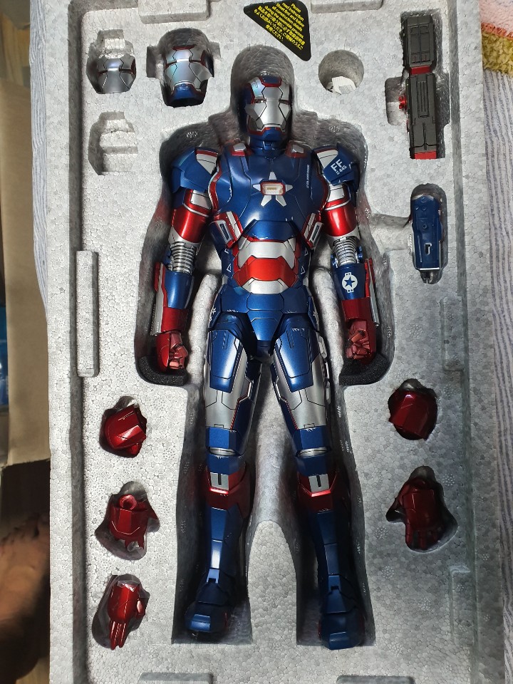 핫토이 라이덴/패트리어트 제품/피규어/유니티 길로틴 PS4 게임 미개봉 팝니다_6.jpg