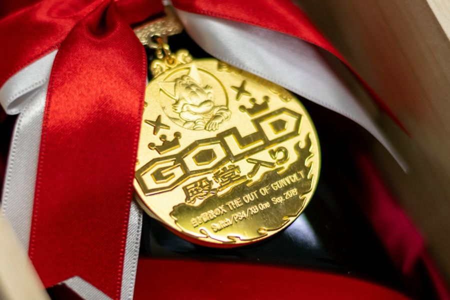 하얀 강철의 X - 패미통 크로스 리뷰 골드 전당 입성_2.jpg