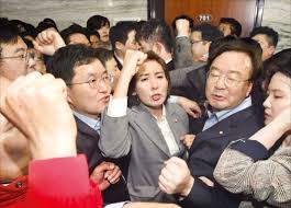 [속보] 나경원 검찰 출석.."여권 무도함 역사가 심판할 것"_1.jpeg