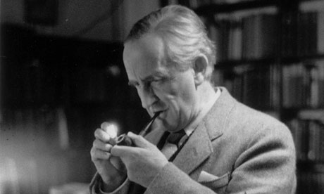 j-r-r-tolkien-pipe.jpg