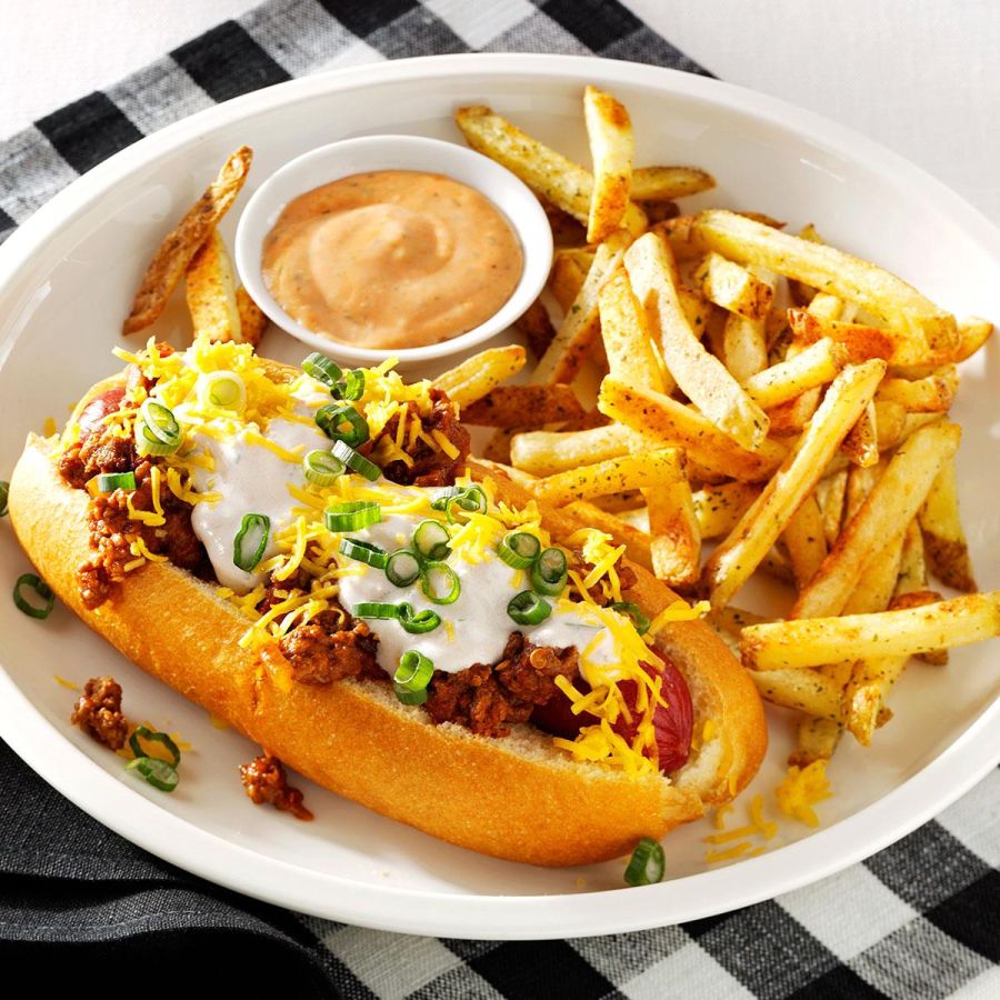 Chipotle-Chili-Dogs_exps65626_SD1999448A02_23_3b_RMS.jpg