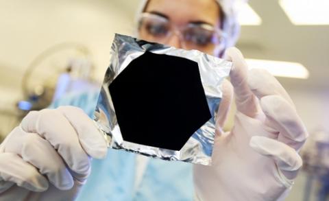 반타 블랙보다 더 검은 검은색_1.jpg