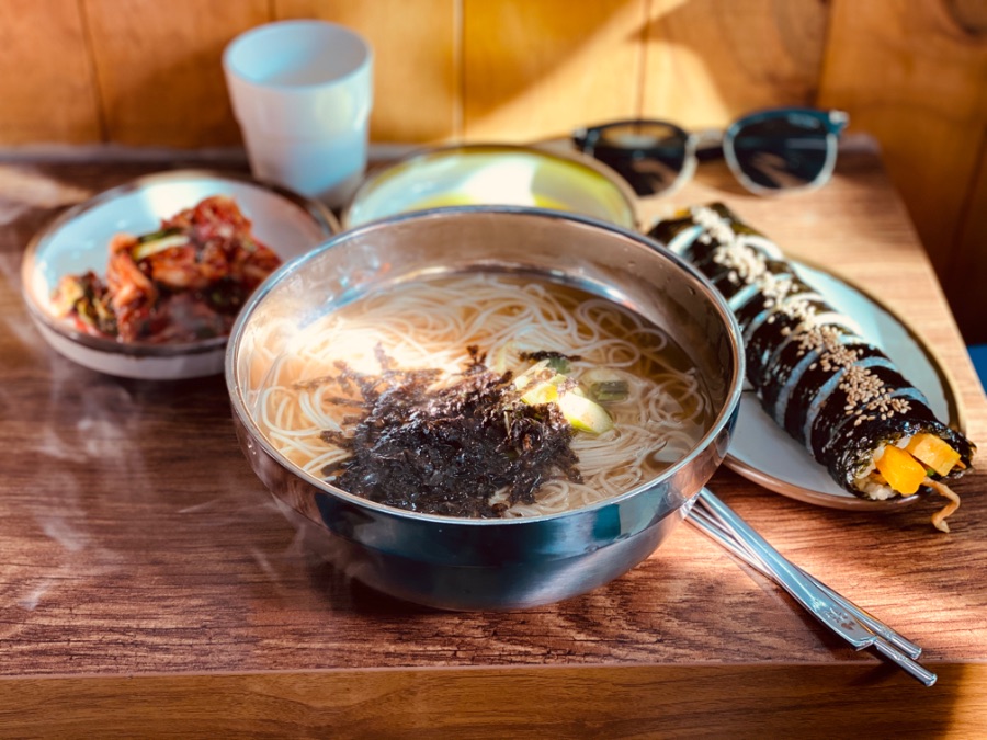 할매국수 나왔드아아아아ㅏ아ㅏ | (백업)유머 게시판(2018-2020) 할매국수 나왔드아아아아ㅏ아ㅏ | (백업)유머 게시판(2018-2020) | 루리웹