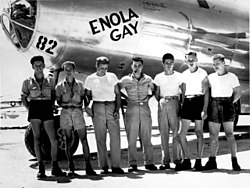 250px-B-29_Enola_Gay_w_Crews.jpg