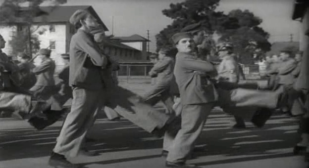 위대한 독재자에서 묘사된 유대인 강제 수용소_5.png