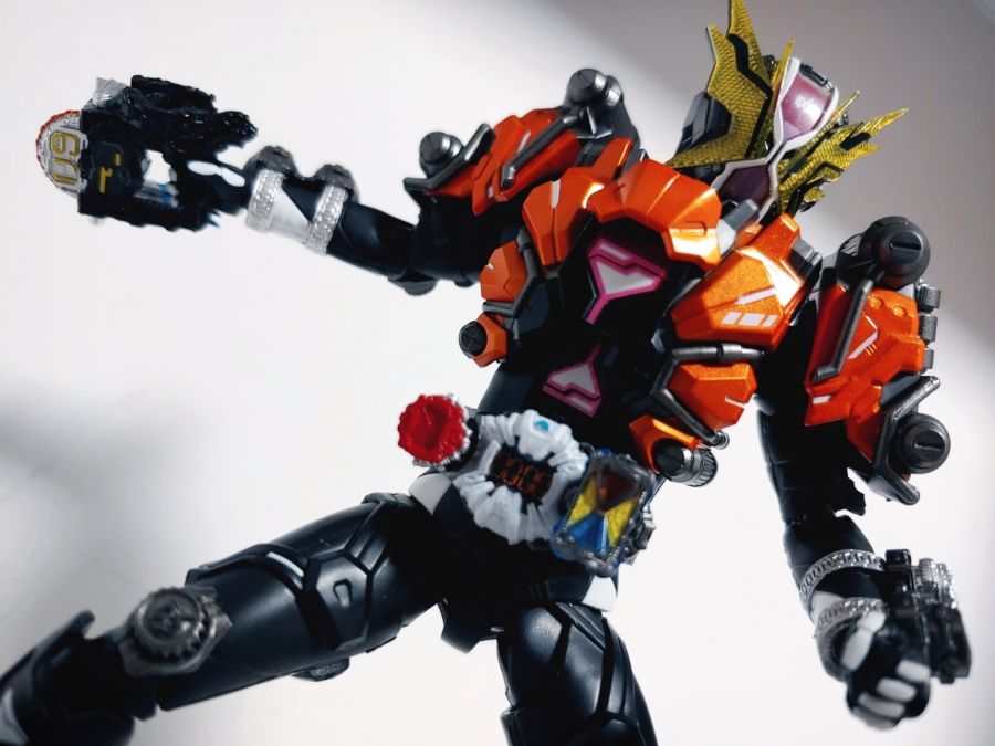 SHF 가면라이더 게이츠 리바이브 강렬_2.jpg