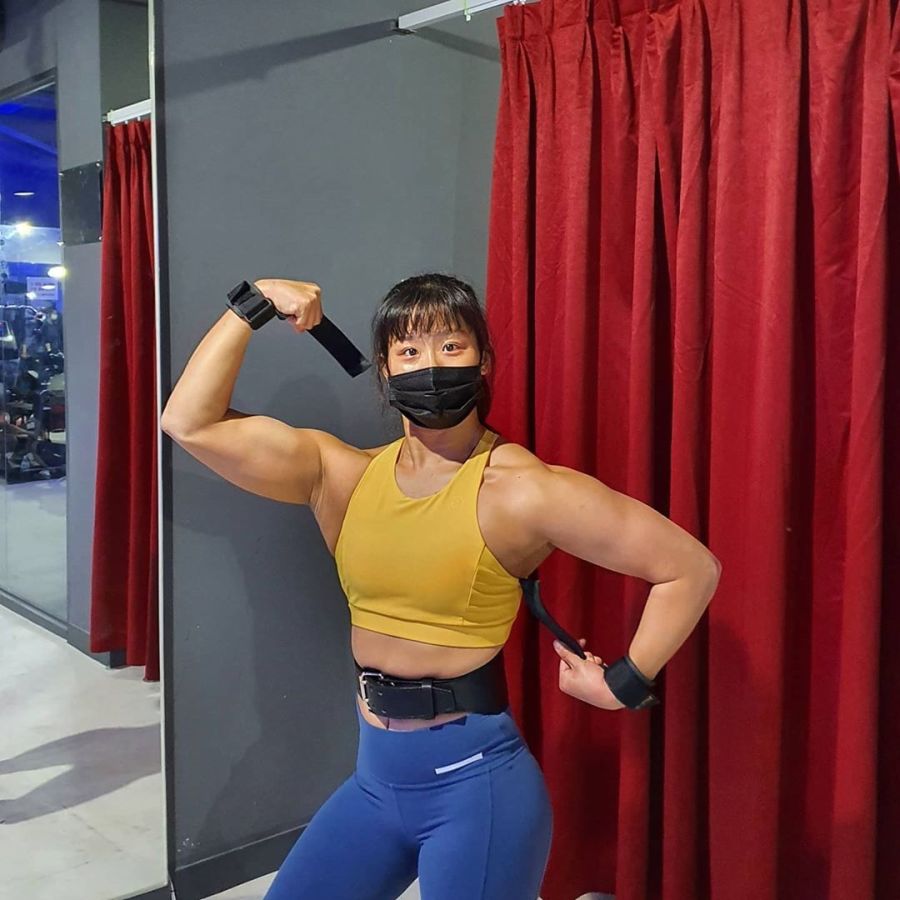 눈빛이 귀여운 수영선수_1.jpg