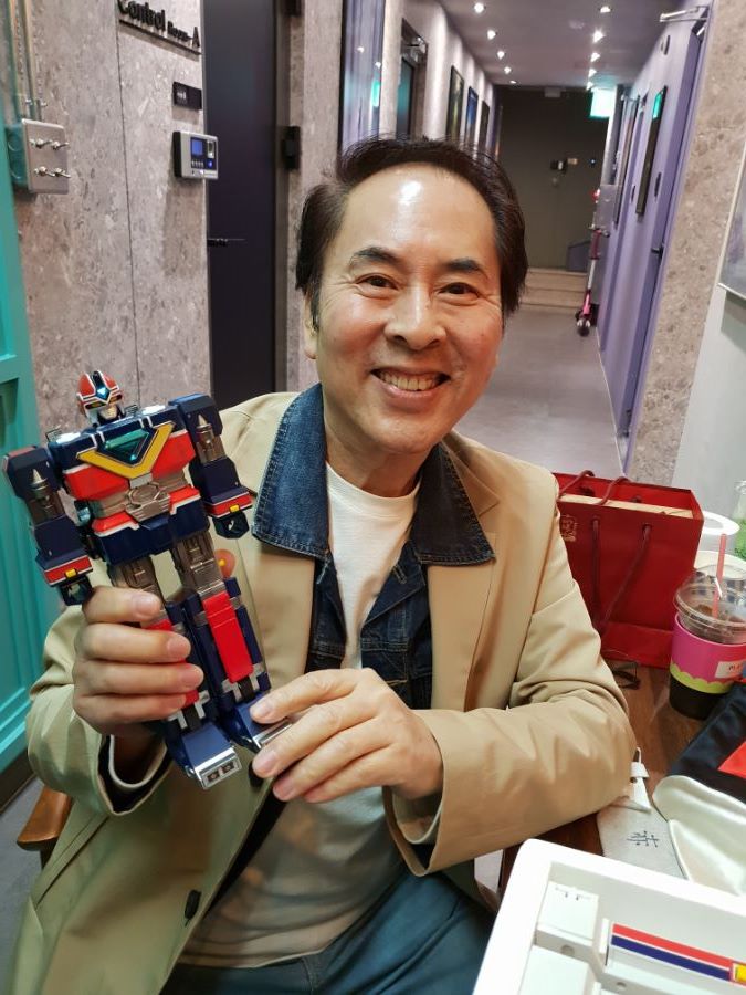 [인증] 후뢰시맨 실제 의상을 들고 레드후뢰시 성우 김환진 성우님을 만나고 오다!_40.jpg