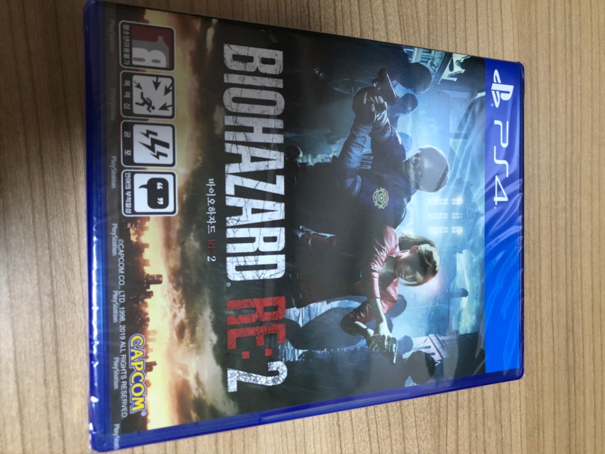 플스4 바이오하자드2 리메이크 신품팝니다_1.jpeg