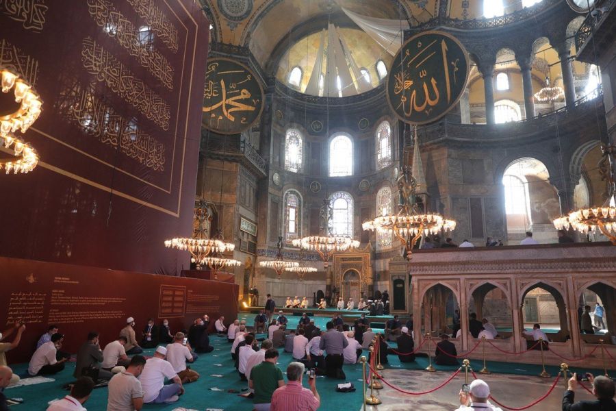 Friday-prayers-in-Hagia-Sophia-Mosque_2.jpg
