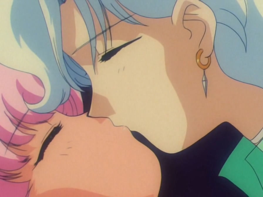 [미소녀 전사 세일러 문] 어린 여자아이를 말의 눈으로 바라보는 자_32.jpg