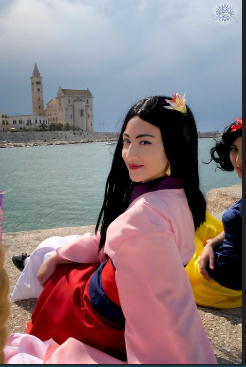 서양누나들이 한 뮬란 코스프레_4.png