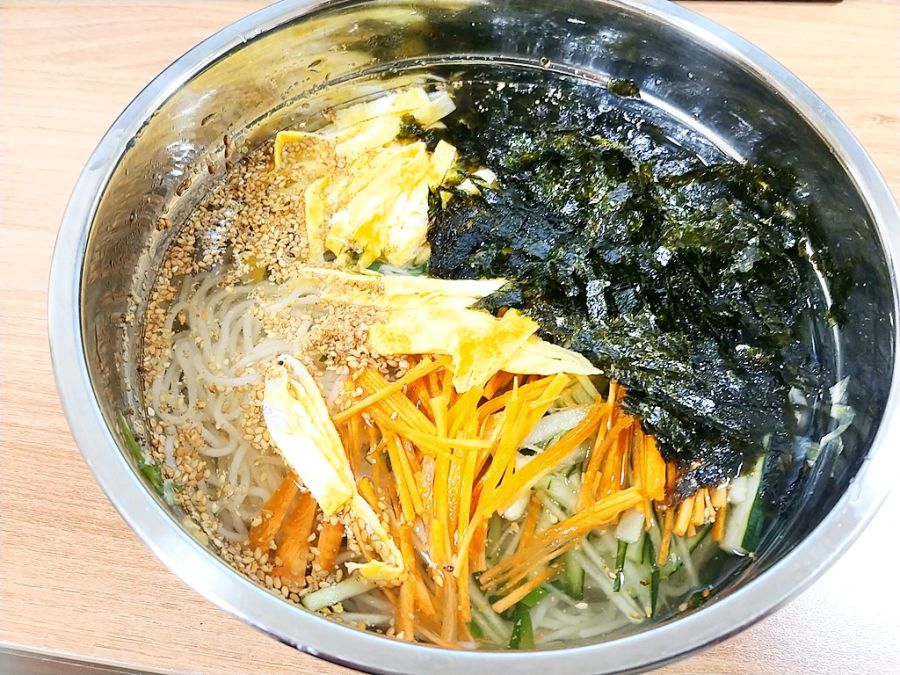 냉잔치국수