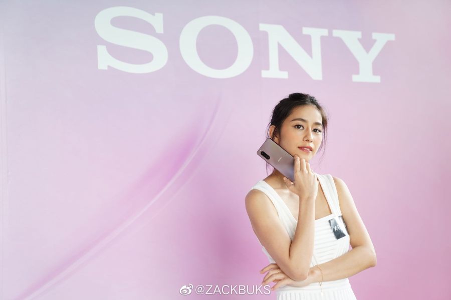 Sony Xperia 5II 공식 출시_1.jpg