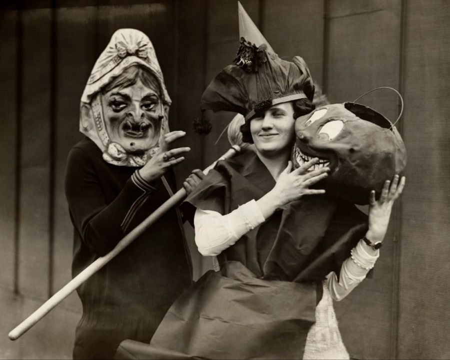 http___cdn.cnn.com_cnnnext_dam_assets_191022183737-vintage-halloween-10.jpg