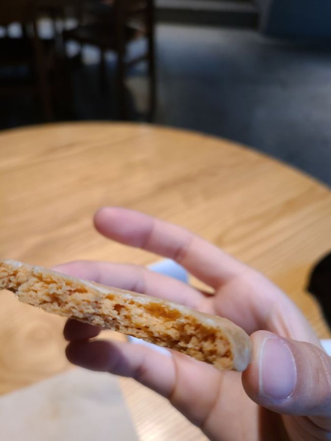 블루보틀 쿠키랑 커피 맛있다