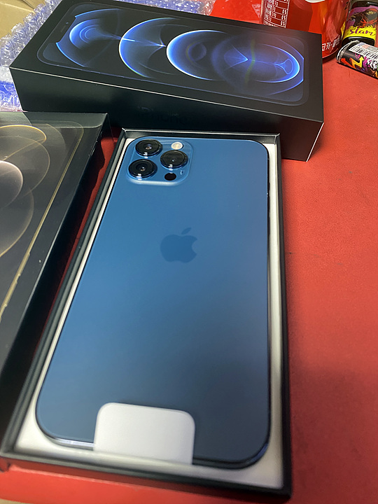 아이폰 12 프로 맥스- 퍼시픽 블루 개봉~샷_1.jpg