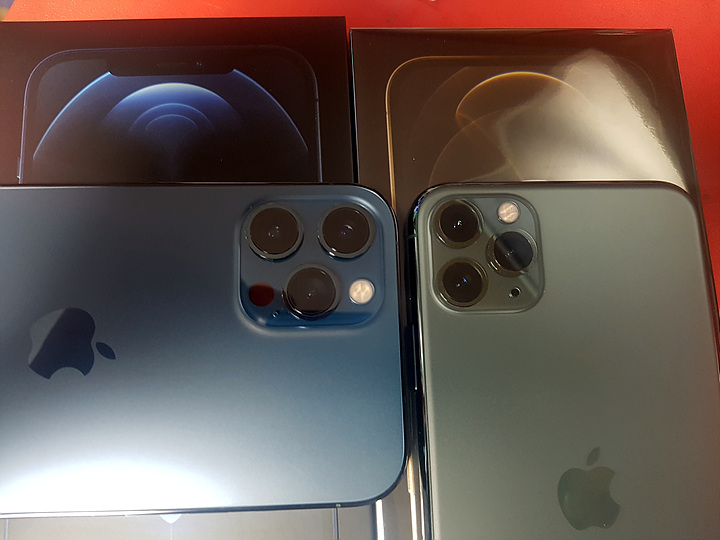 아이폰 12 프로 맥스- 퍼시픽 블루 개봉~샷_9.jpg