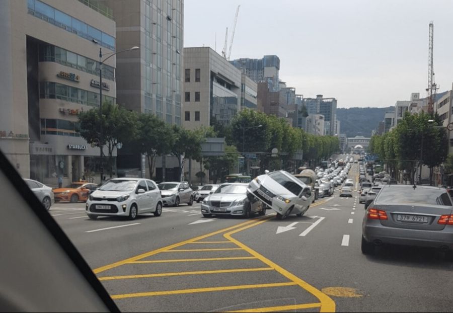 도대체 어떻게 일어났는지 궁금한 교통사고_2.png