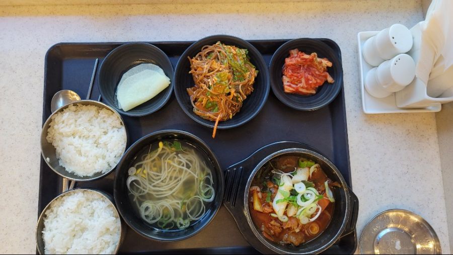 점심 구내식당 뚝배기춘천닭갈비