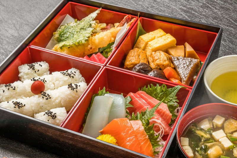 Makunouchi-Bento.jpg