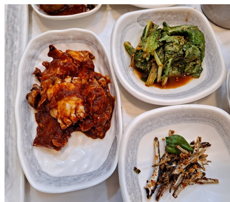 전라도쪽은 음식이 젓갈이랑 양념들이 강하네 ㄷㄷ.jpg | (백업)유머 게시판(2020-2021) 전라도쪽은 음식이 젓갈이랑 양념들이 강하네... 