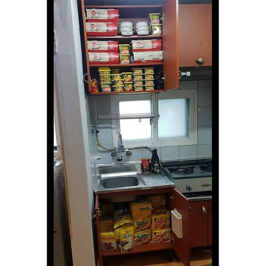 자취방에 생필품 채워주는 친구.jpg_3.jpg