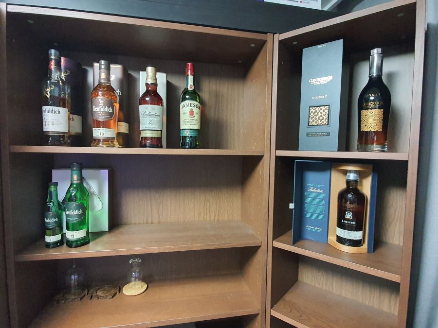 2평 약간넘는 작은방에 모든것 쑤셔넣기_8.jpg