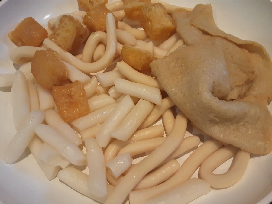 핫도그 넣어서 만든 떡볶이._1.jpg