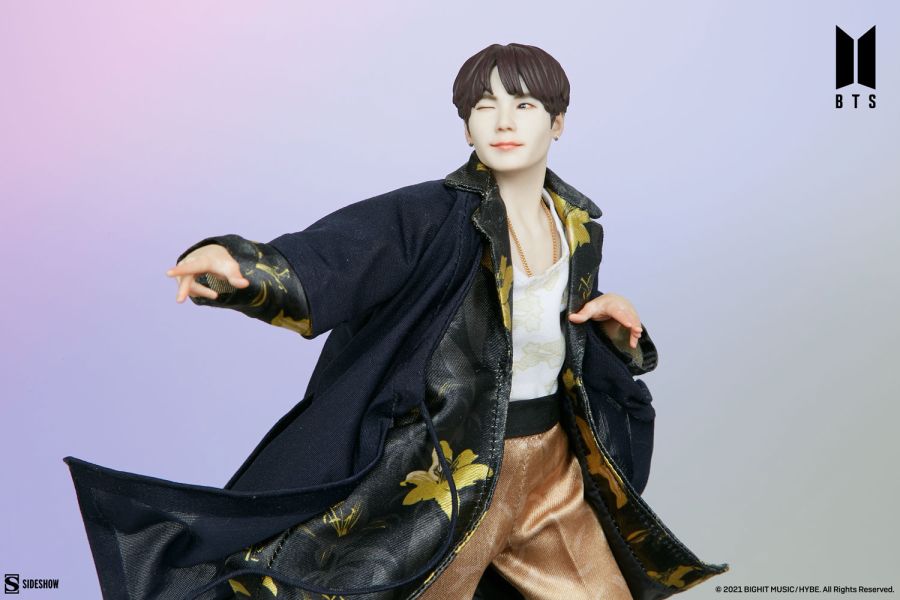 suga-deluxe_bts_gallery_60d67d07db188.jpg