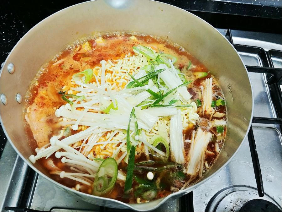 이거저거 넣은 스팸라면_3.jpg