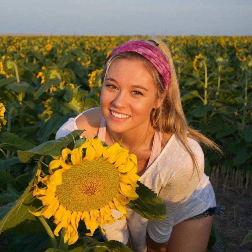 카메라에 끼부리는 여자배구 용병_5.jpg
