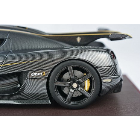 koenigsegg-one1-carbon-gold-118-frontiart (6).jpg