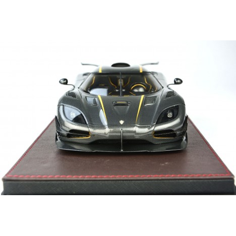 koenigsegg-one1-carbon-gold-118-frontiart (1).jpg