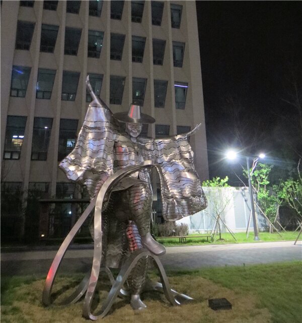 국세청 동상 논란 레전드_1.jpg