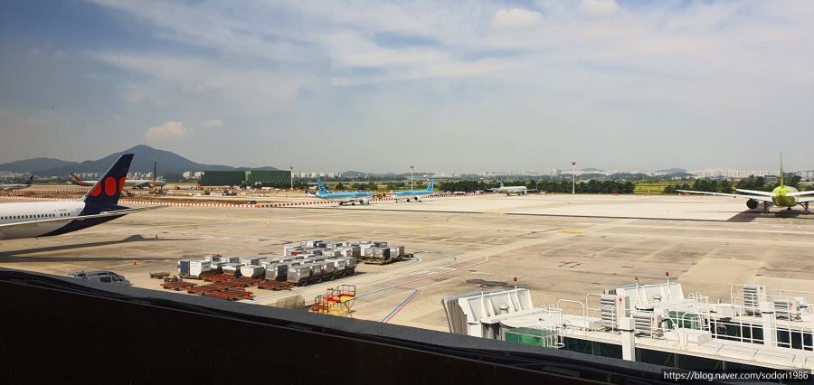 OZ1564 무착륙 국제선 관광비행(김포→대한해협→제주) 탑승기(사진 30장)_13.jpg