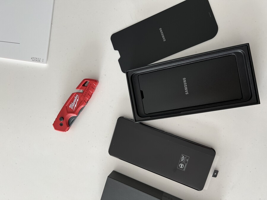 갤럭시Z플립3 비스포크 에디션(블루-엘로우) 만 하루 사용기_7.jpeg