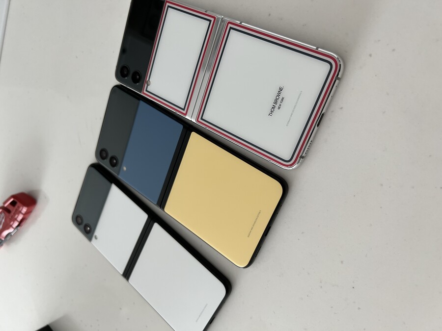 갤럭시Z플립3 비스포크 에디션(블루-엘로우) 만 하루 사용기_26.jpeg