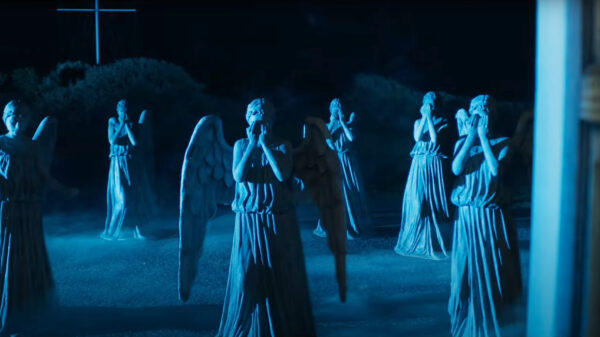 Weeping-Angels-Friars-Point-House-Doctor-Who-Flux-600x337.jpg
