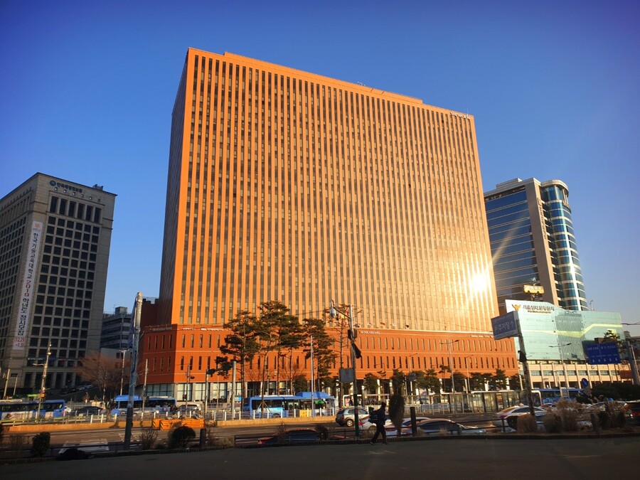지방러가 서울 도착했구나 느끼는 건물 | 유머 게시판 지방러가 서울 도착했구나 느끼는 건물 | 유머 게시판 | 루리웹