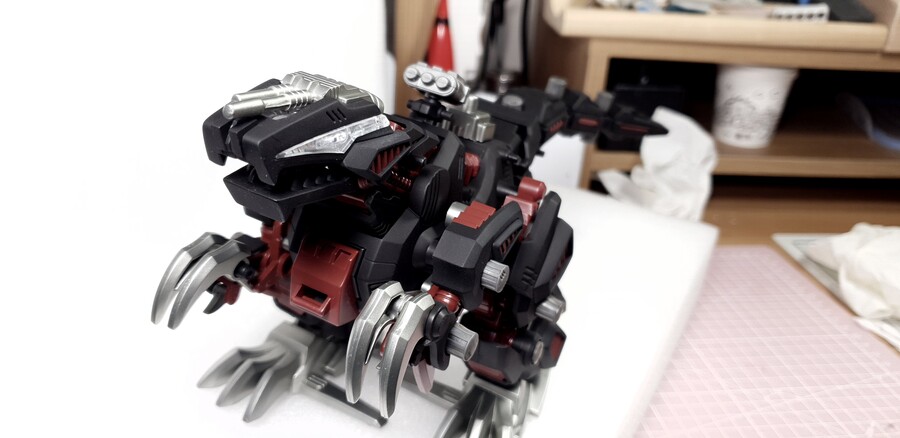 ZOIDS EZ-026 제노사우러 작업기입니다._3.jpg