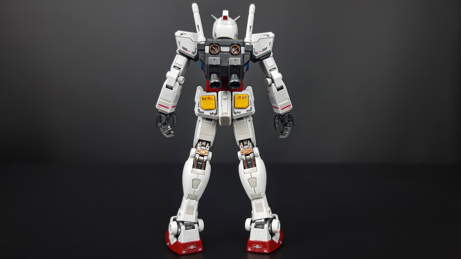 [건프라 RG 백과사전] NO.1 RX-78-2 퍼스트건담 상세리뷰 _부분도색_3.jpg
