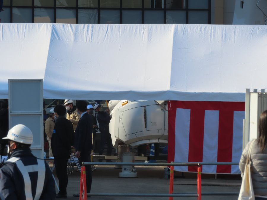 후쿠오카 1/1 뉴 건담 입상 머리 건설 사진_4.jpg