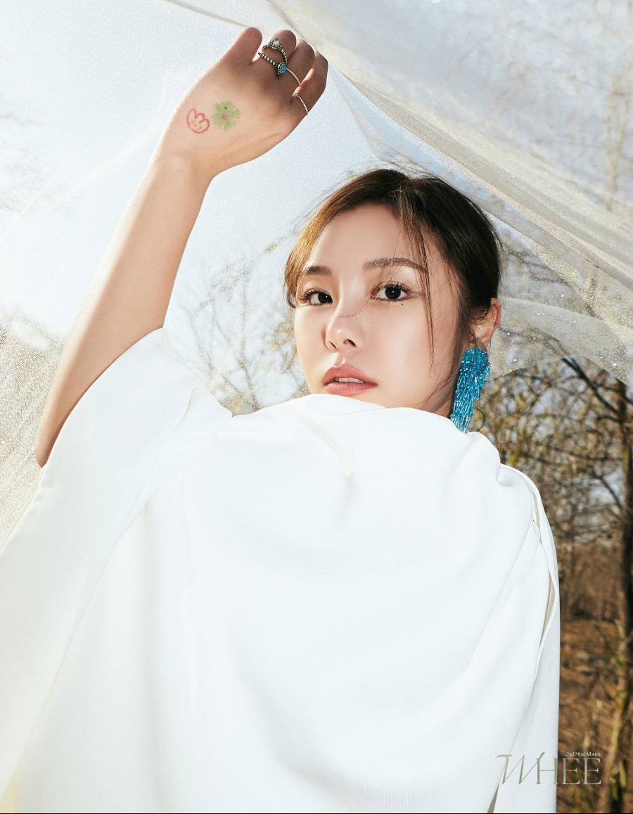 220105.휘인 2nd Mini Album [WHEE] CONCEPT PHOTO #3 1.jpg