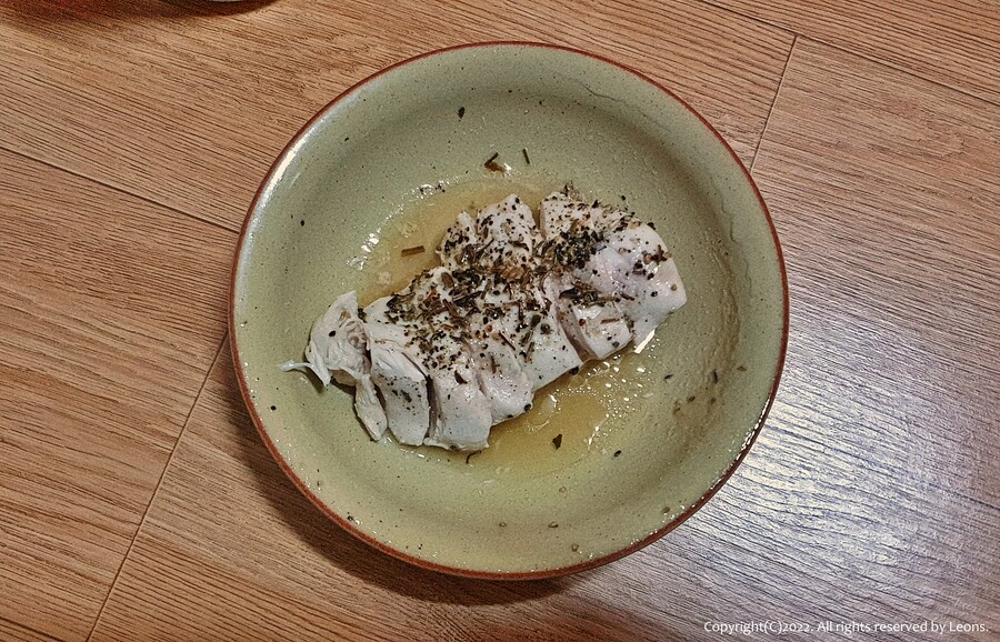 2주전에 먹었던 안주들(방어회?&해삼&멍게&닭가슴살)_2.jpg